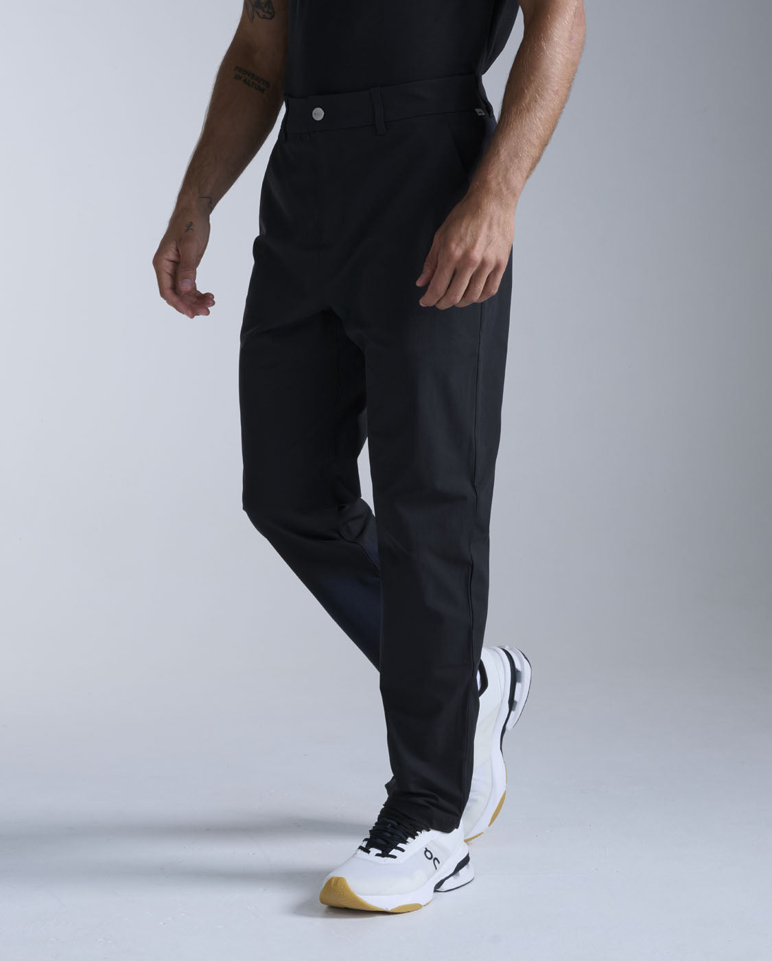 Black Signature Hybrid Pants | Leggings & Tights | 2XU
