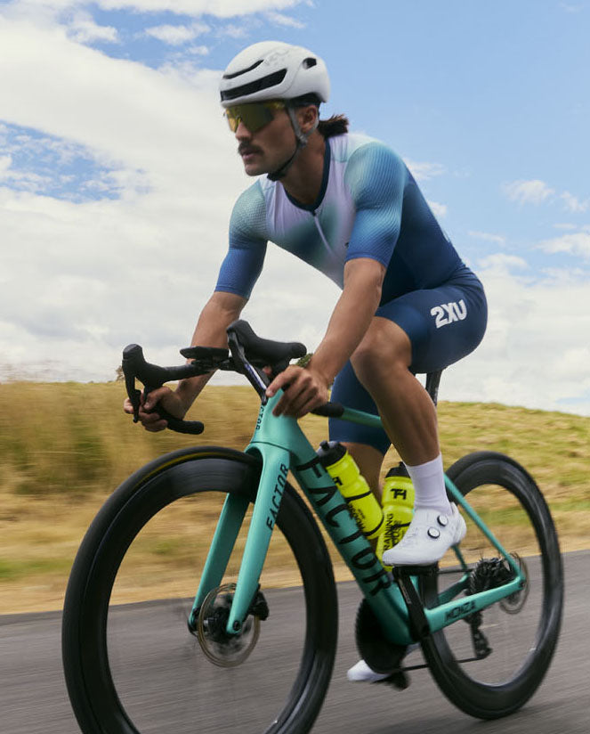 Aero Hex Sleeved Trisuit – 2XU