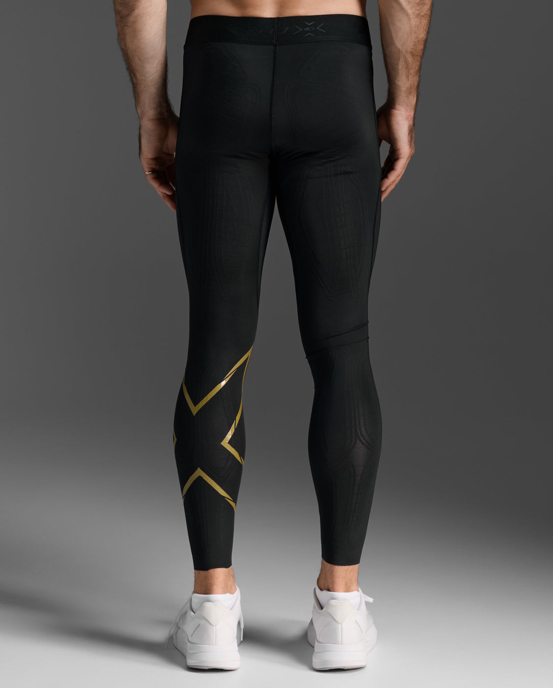 2XU Compression Sleeved M homme - Combinaisons de pas cher - MT5518a-BLK
