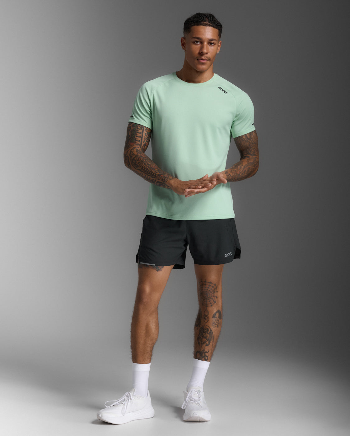 UPF50+軽量【2XU】エアロTEE 速乾/ランニングにおすすめ！ Aero Tee – 2XU