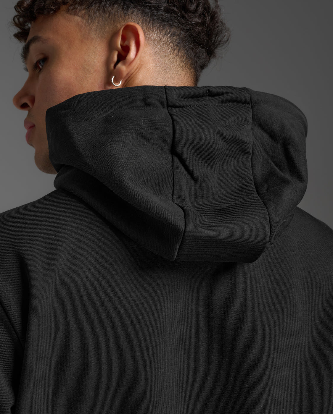 Black Aspire Zip Hoodie | Long Sleeve Tops, Jumpers & Hoodies | 2XU
