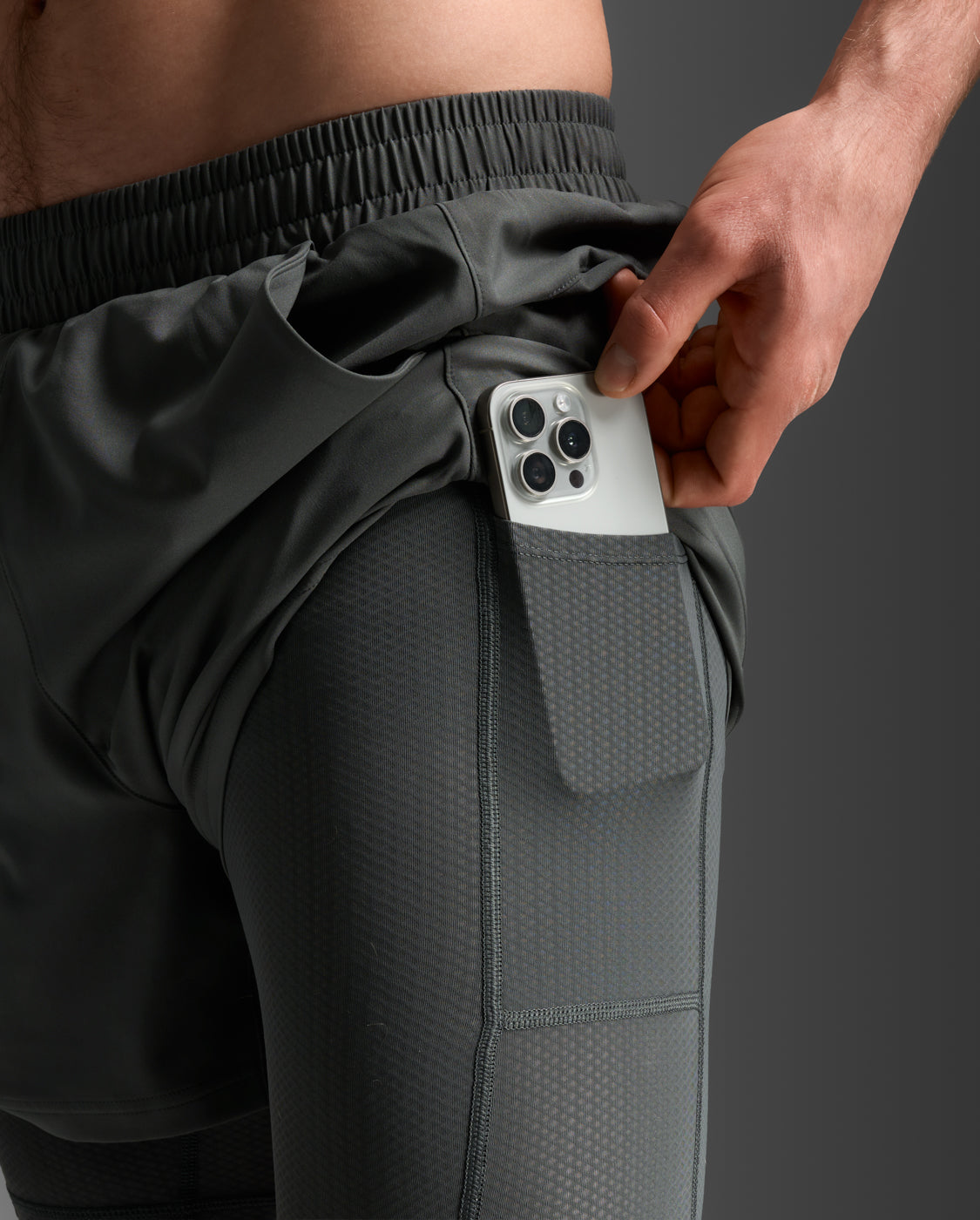 Grey Aero Mesh 2-in-1 5 Inch Short | Workout and Running | 2XU