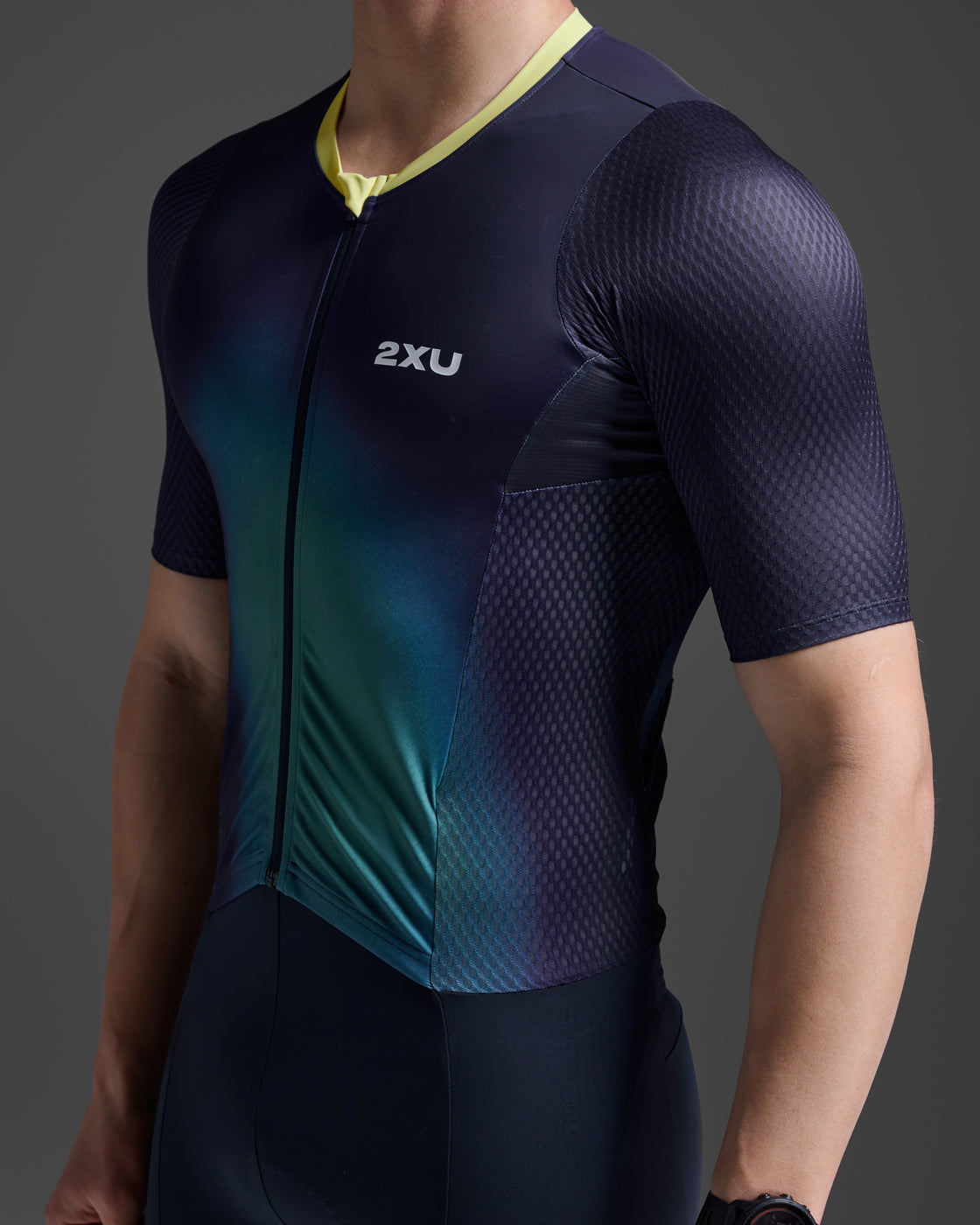 Aero Hex Sleeved Trisuit – 2XU