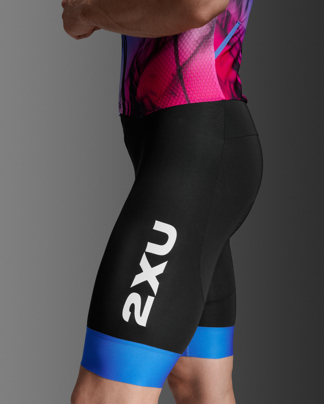 クルユア ツーショ Aero Hex Sleeved Trisuit (Noosa Edition) – 2XU