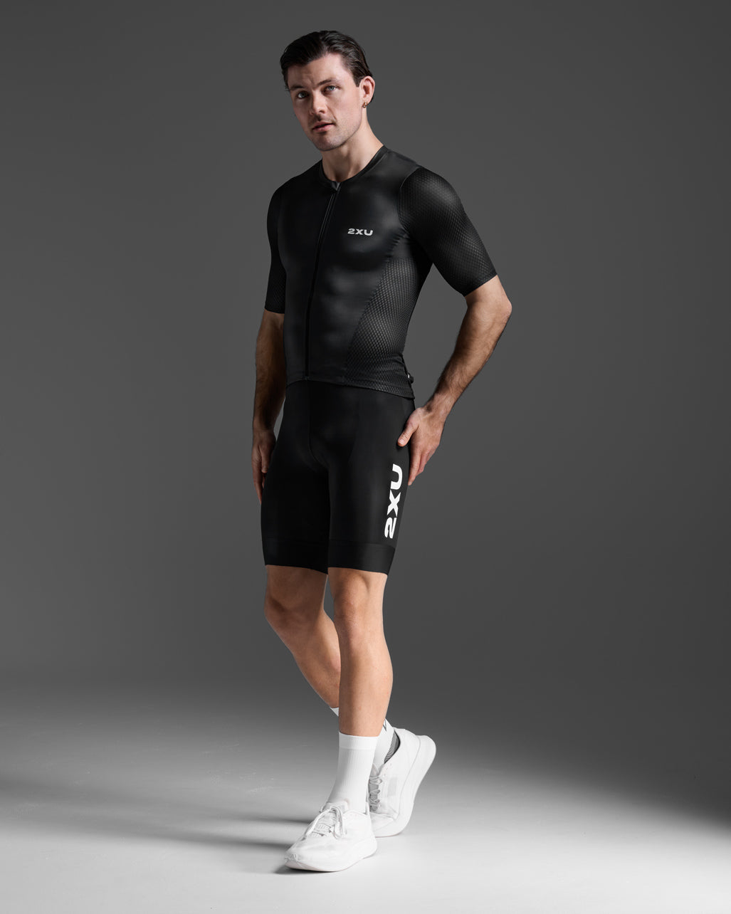 Aero Hex Tri Sleeved Top – 2XU