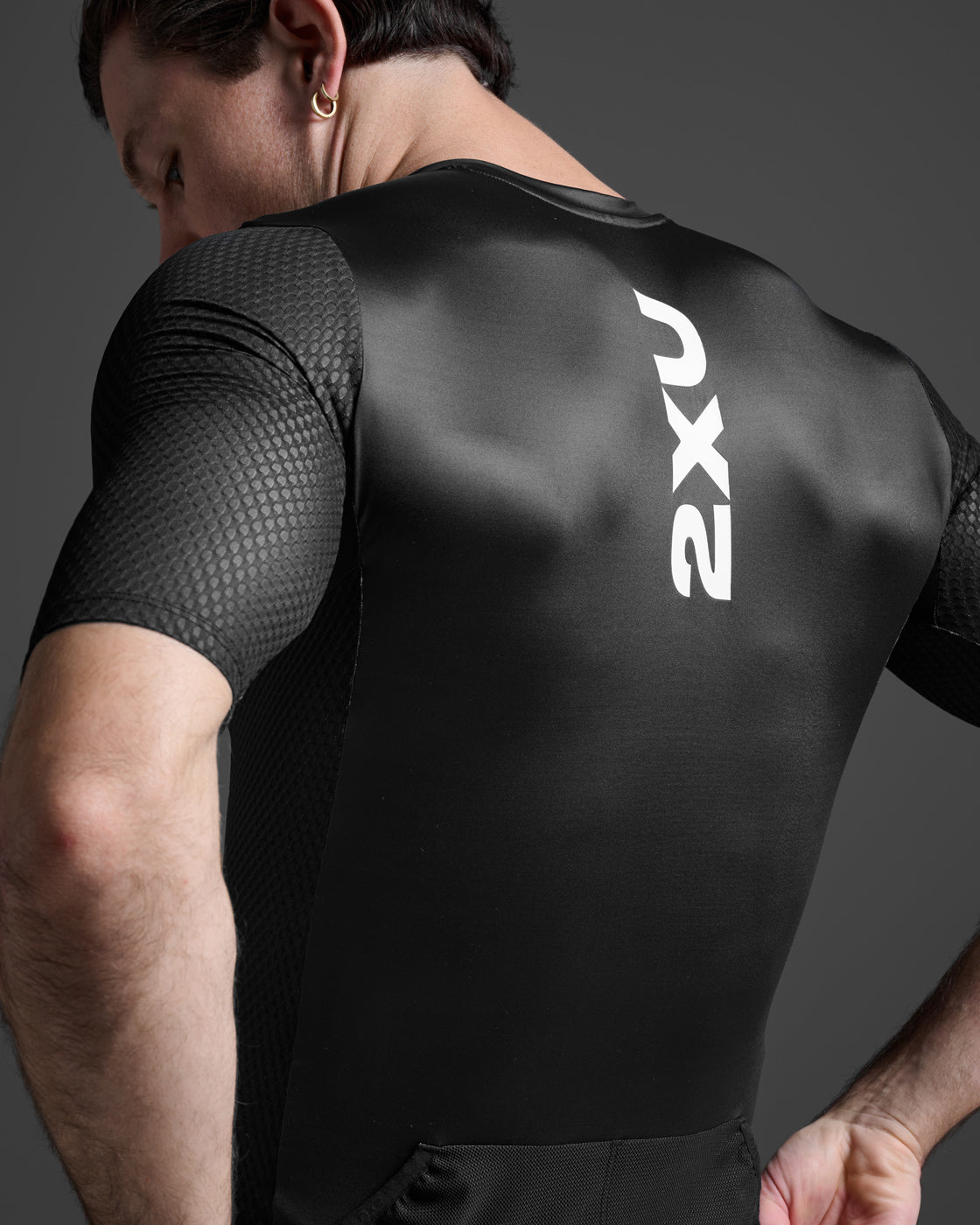 Aero Tri Sleeved Top – 2XU
