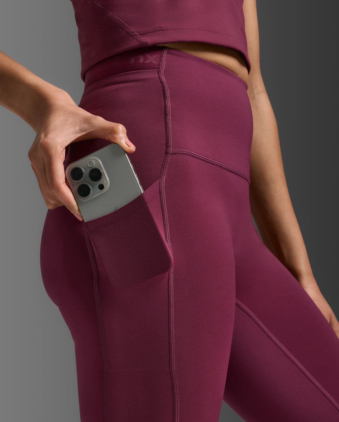 Form Stash Hi-Rise Compression Tights with Pockets – 2XU