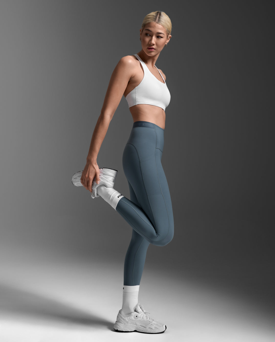 【SYページ】 Form Stash Hi-Rise Compression Tights with Pockets – 2XU