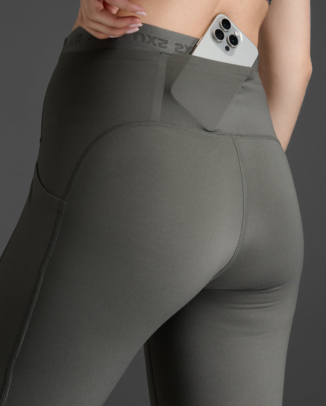 Form Stash Hi Rise Compression Tights with Pockets 2XU