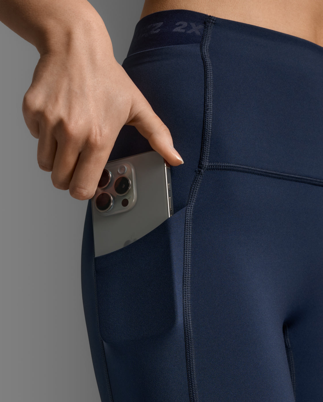 Form Stash Hi-Rise Compression Tights with Pockets – 2XU