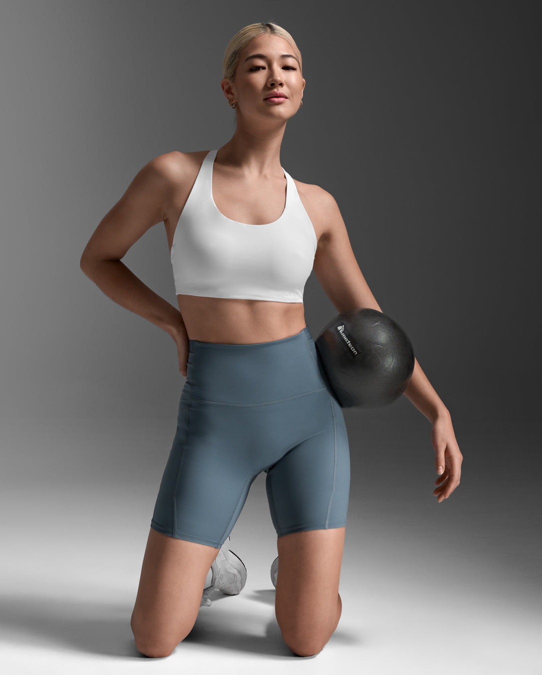Form Stash Hi-Rise 6" Compression Short with Pockets