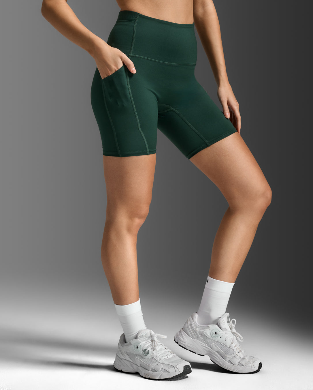 Form Stash Hi-Rise 6" Compression Short with Pockets