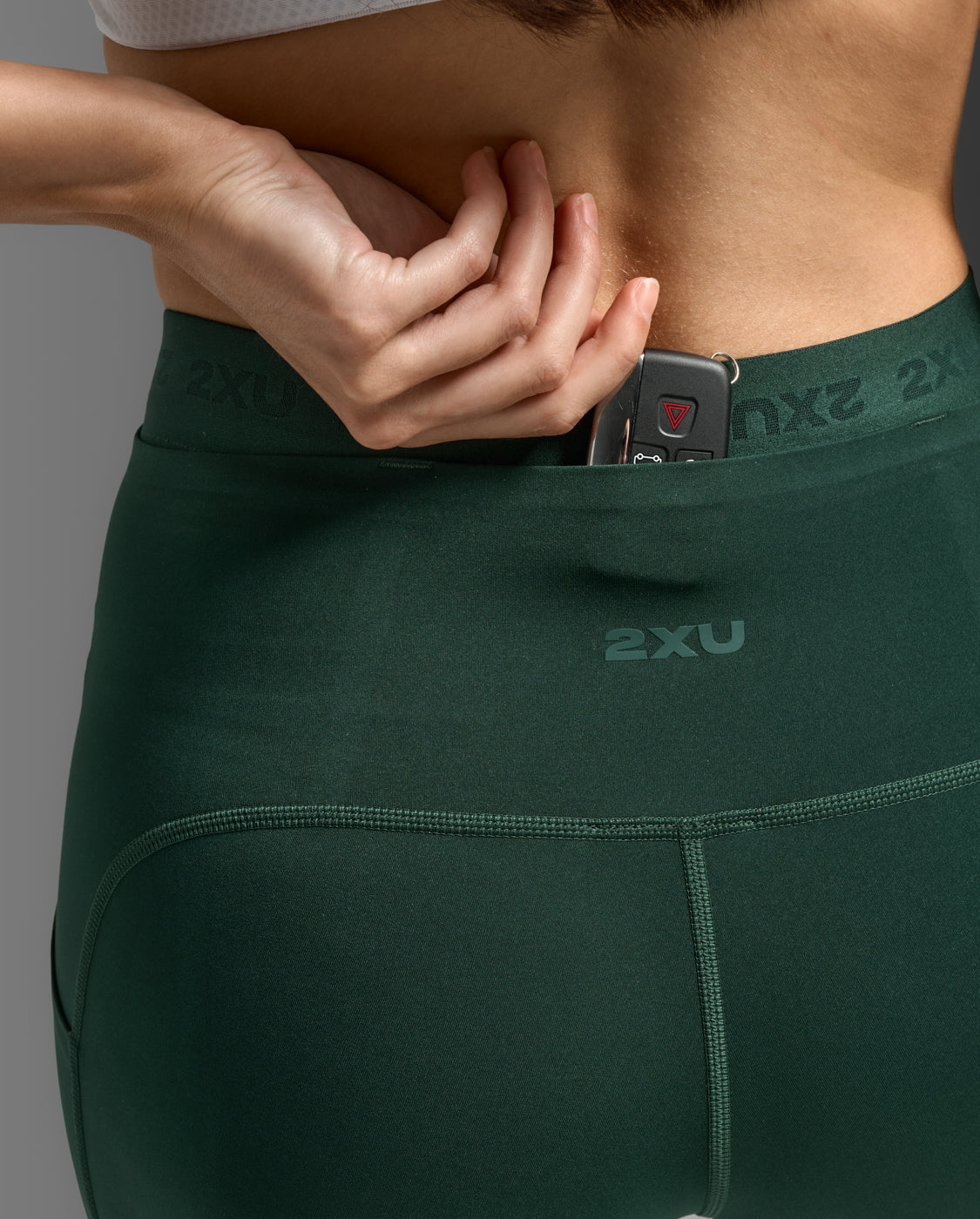 nnuu　チャコール Form Stash Hi-Rise Compression Tights 2.0 – 2XU US