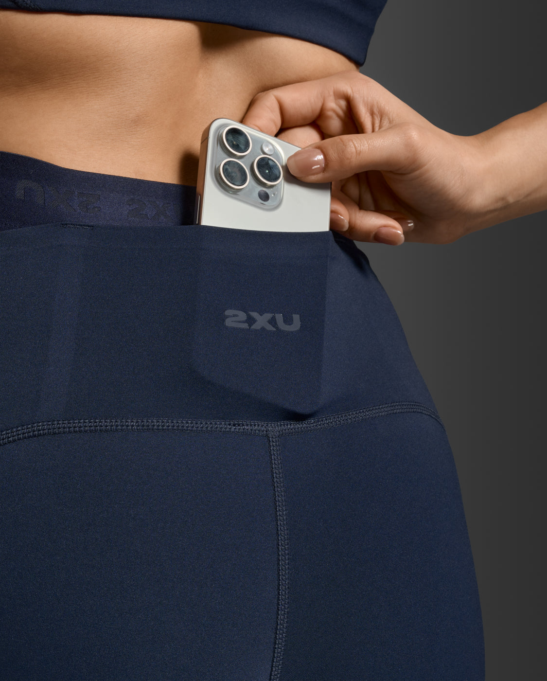 Form Stash Hi-Rise Compression 7/8 Tights with Pockets – 2XU