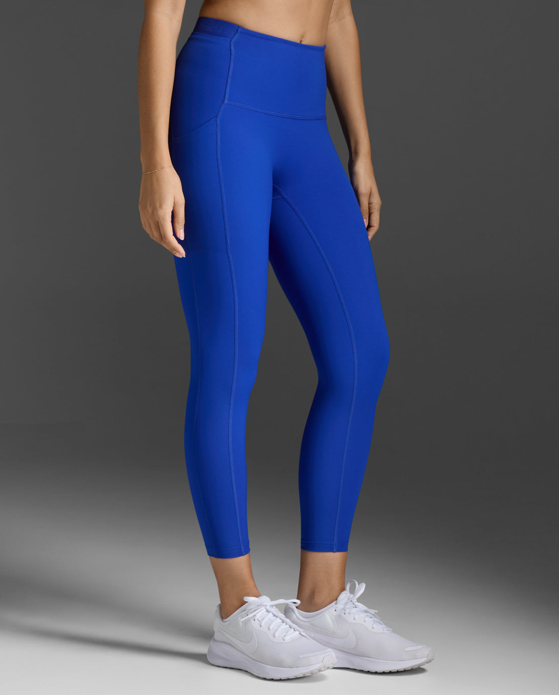 Form Stash Hi-Rise Compression 7/8 Tights with Pockets – 2XU