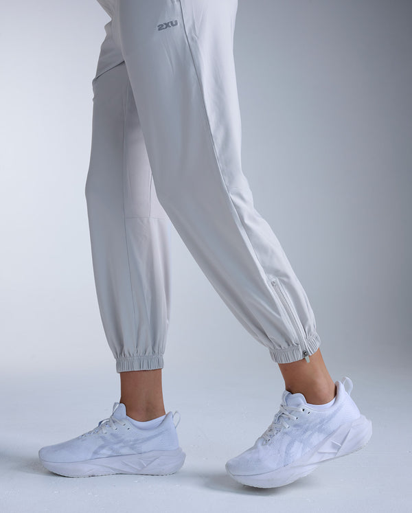 Aero Hi-Rise Woven Jogger