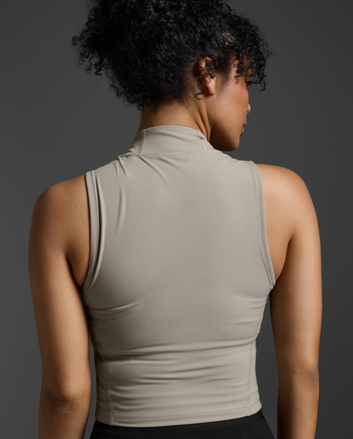 2XU フロントジッパー タンクトップ M Form Soft Touch 1/2 Zip Tank – 2XU