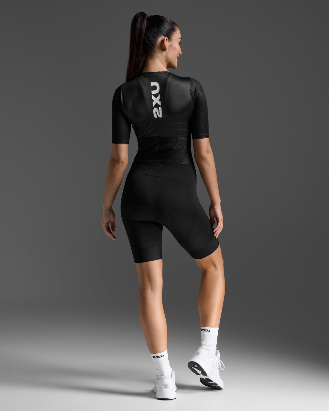 Aero Hex Sleeved Trisuit – 2XU