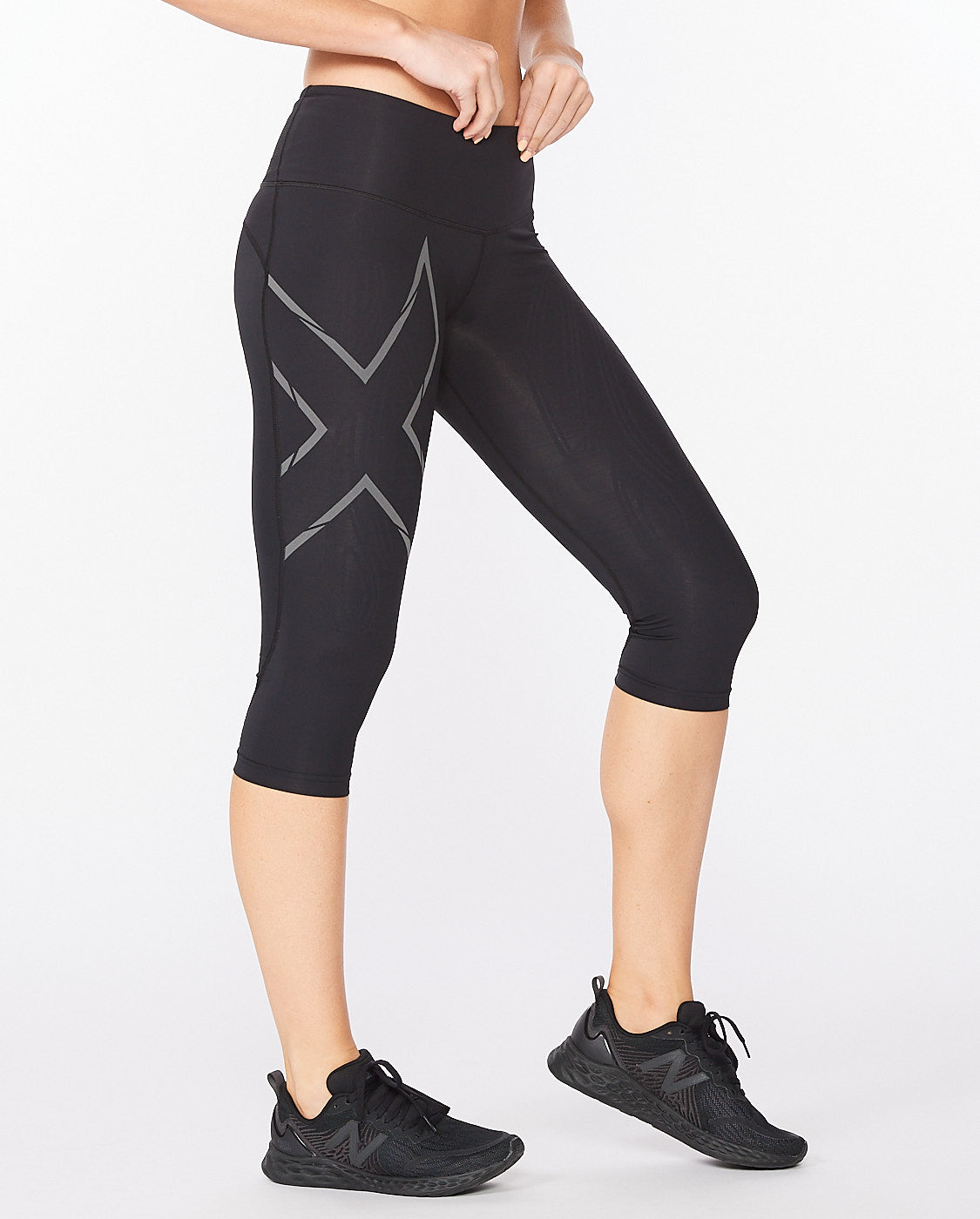 2XU Women's Aero Mid-Rise Compression Tights Surf White Reflective - Toby's  Sports – Runnr